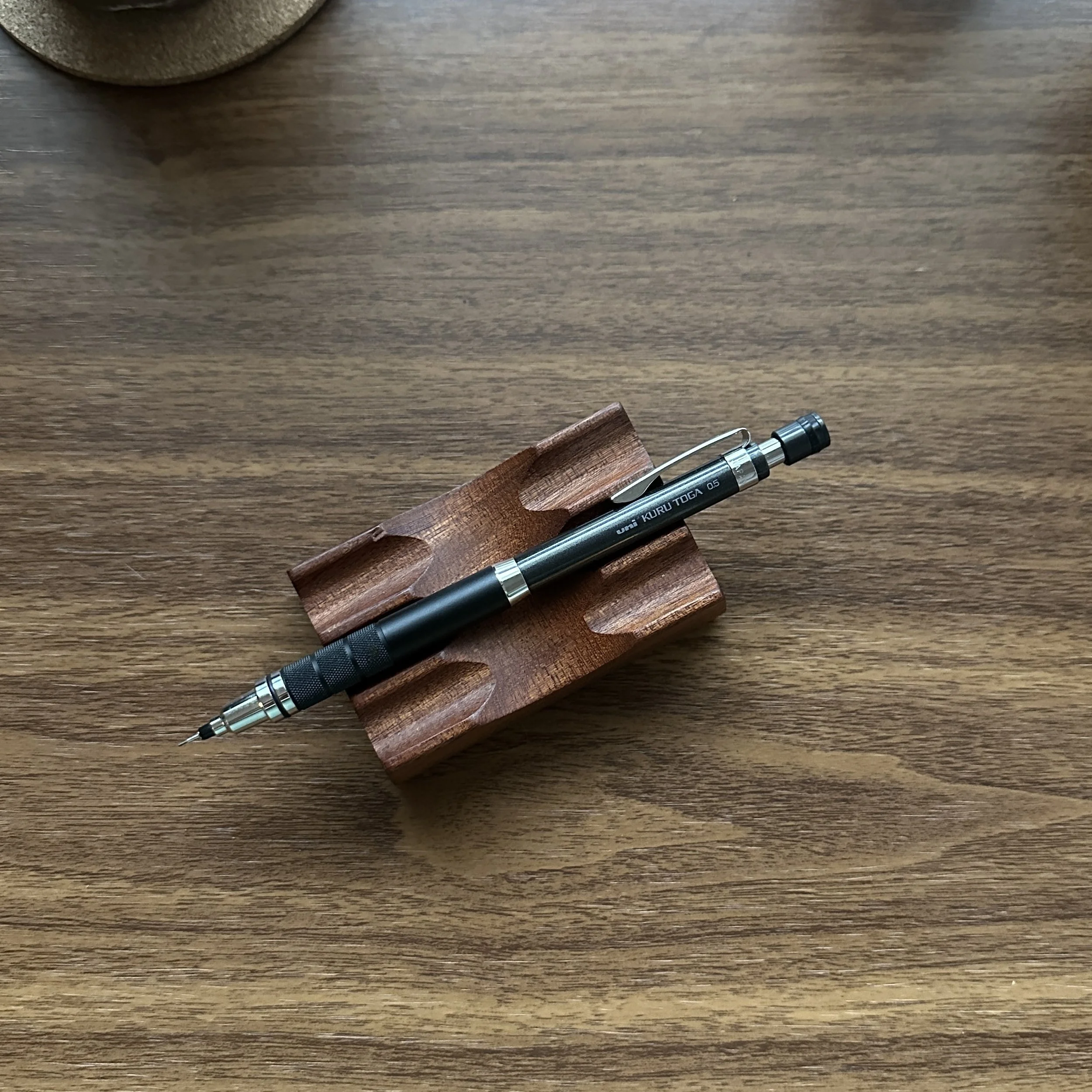 thumbnail image 2 of Uni-ball Kuru Toga Elite 70137 Mechanical Pencil Starter Kit – 0.5mm, Silver Barrel, Made In Japan 2 of 4
