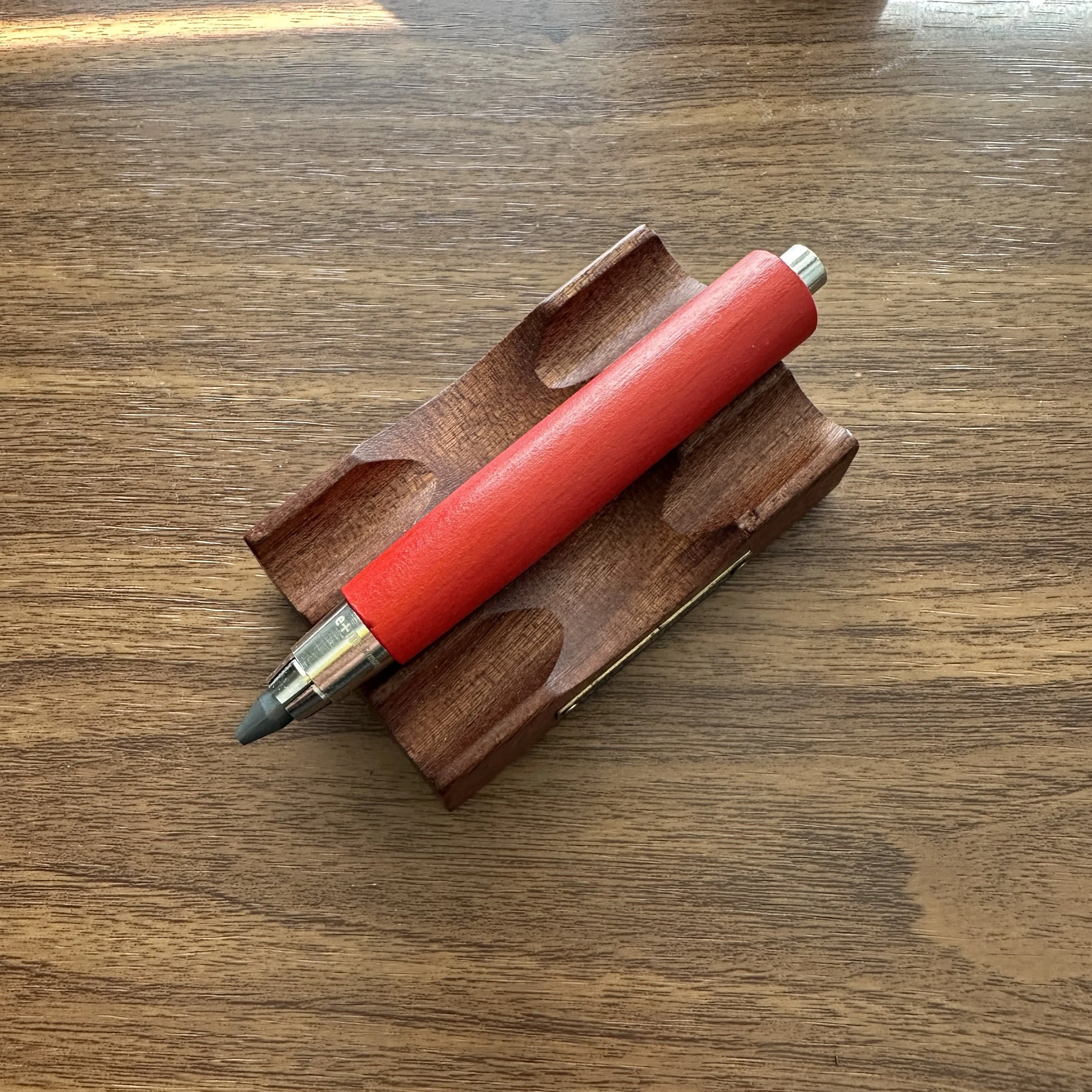 E+M Workman Clutch Pencil Red
