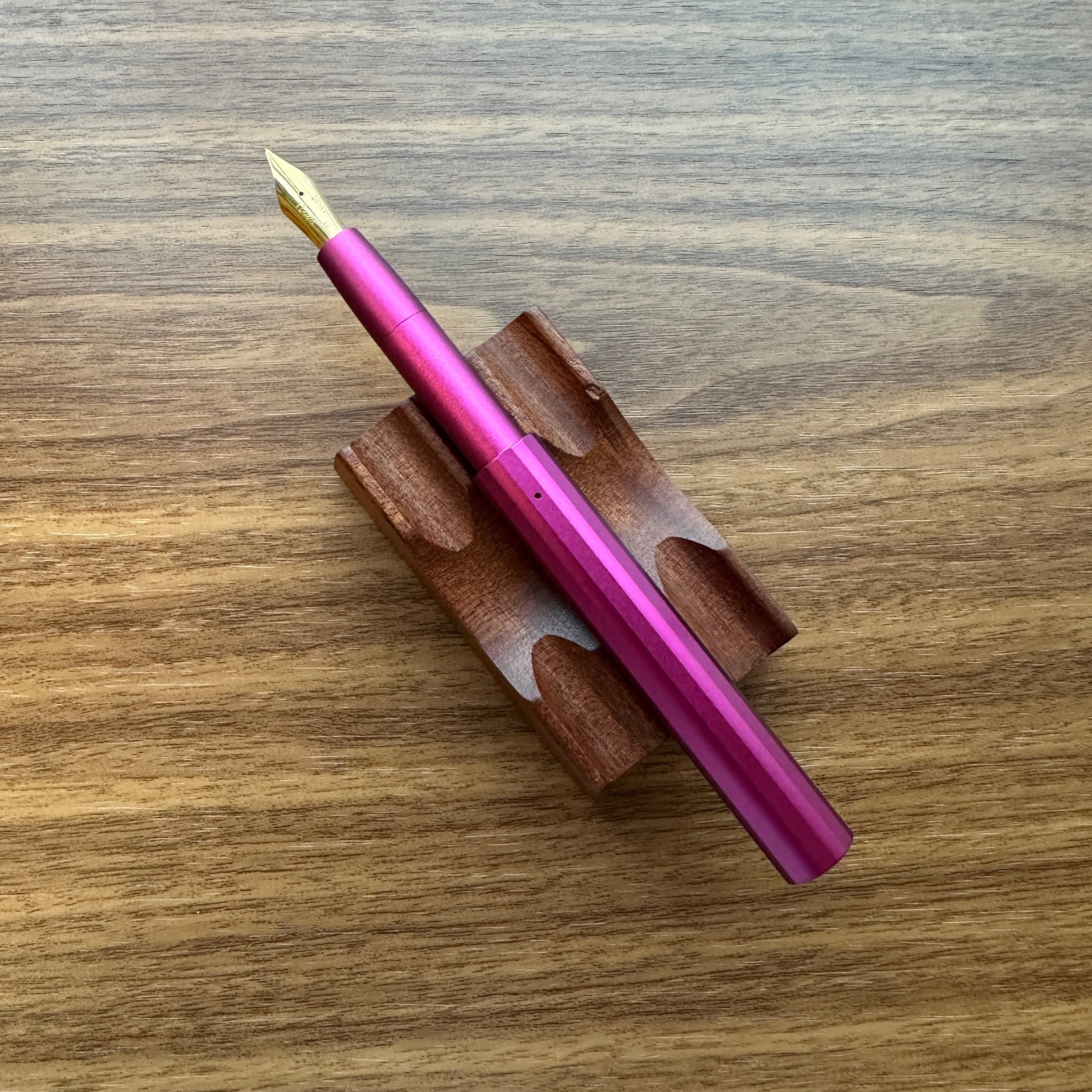 Tom's Studio Pocket Fountain Pen (Mulberry Open)