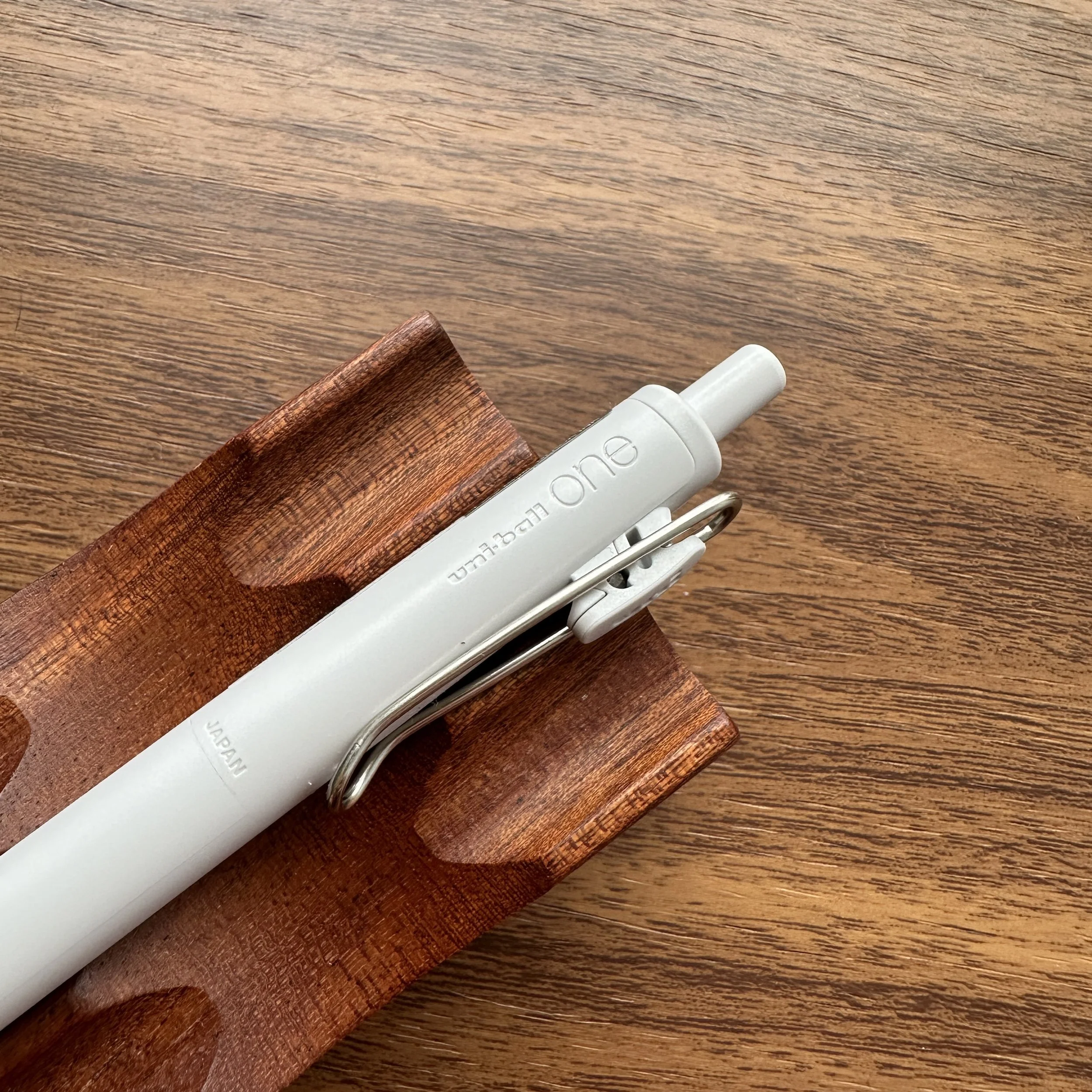 Uni-ball One Gel Pen Logo and Clip