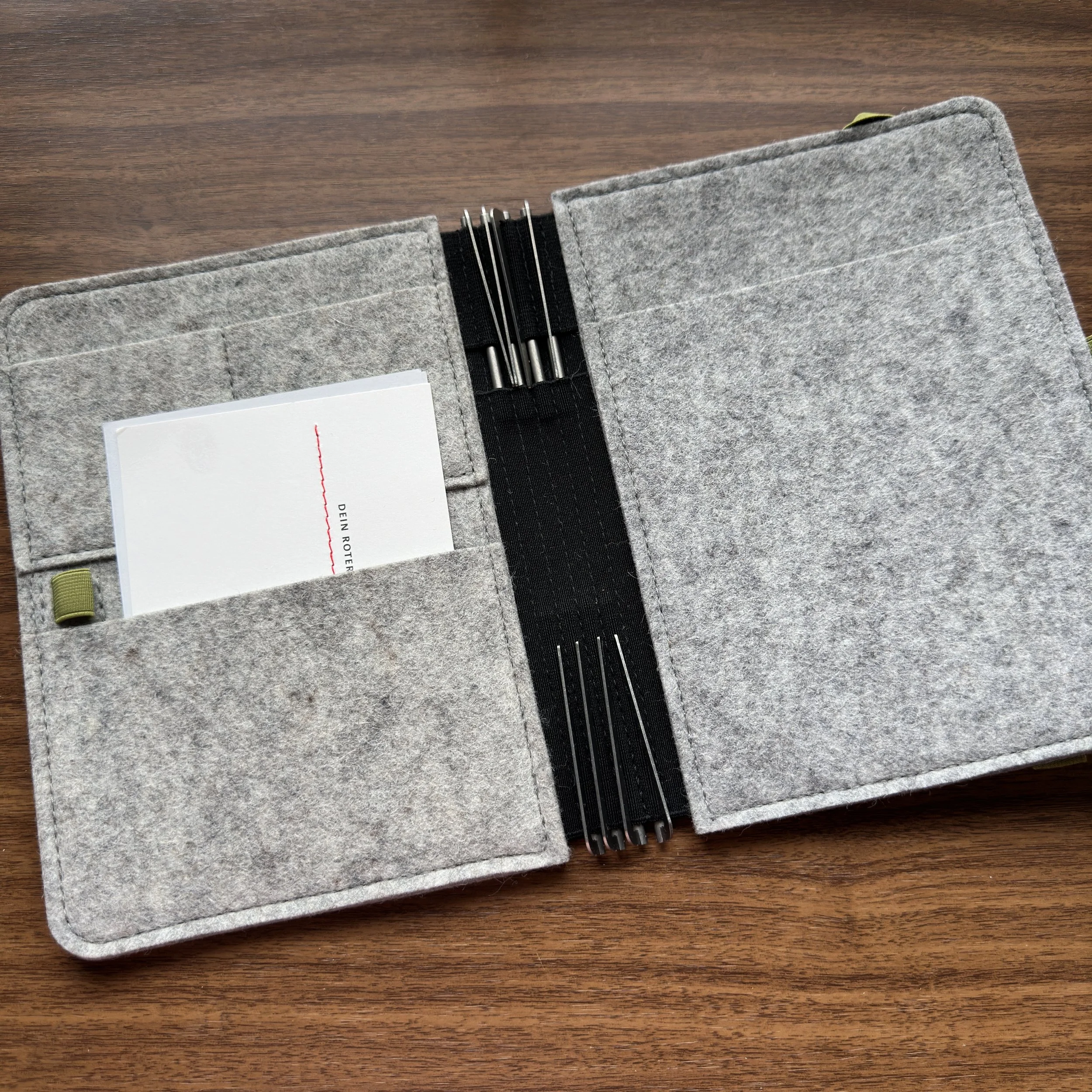 Roterfaden Taschenbegleiter A5 Four Clips interior Standard A5