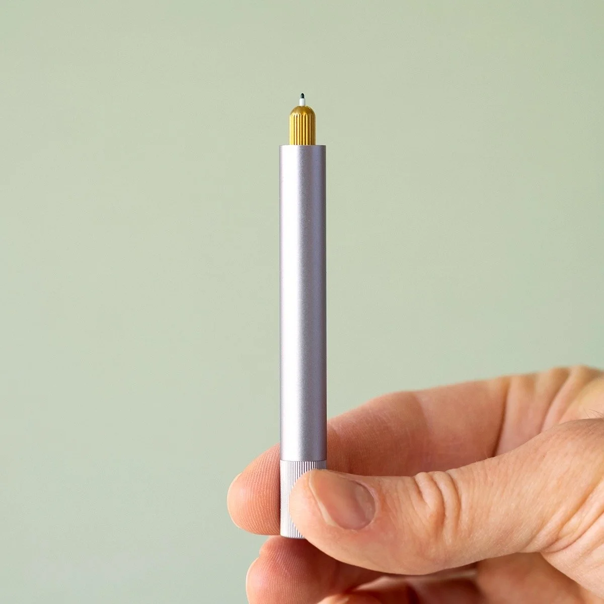 Tom's Studio Lumos Mini In-Hand