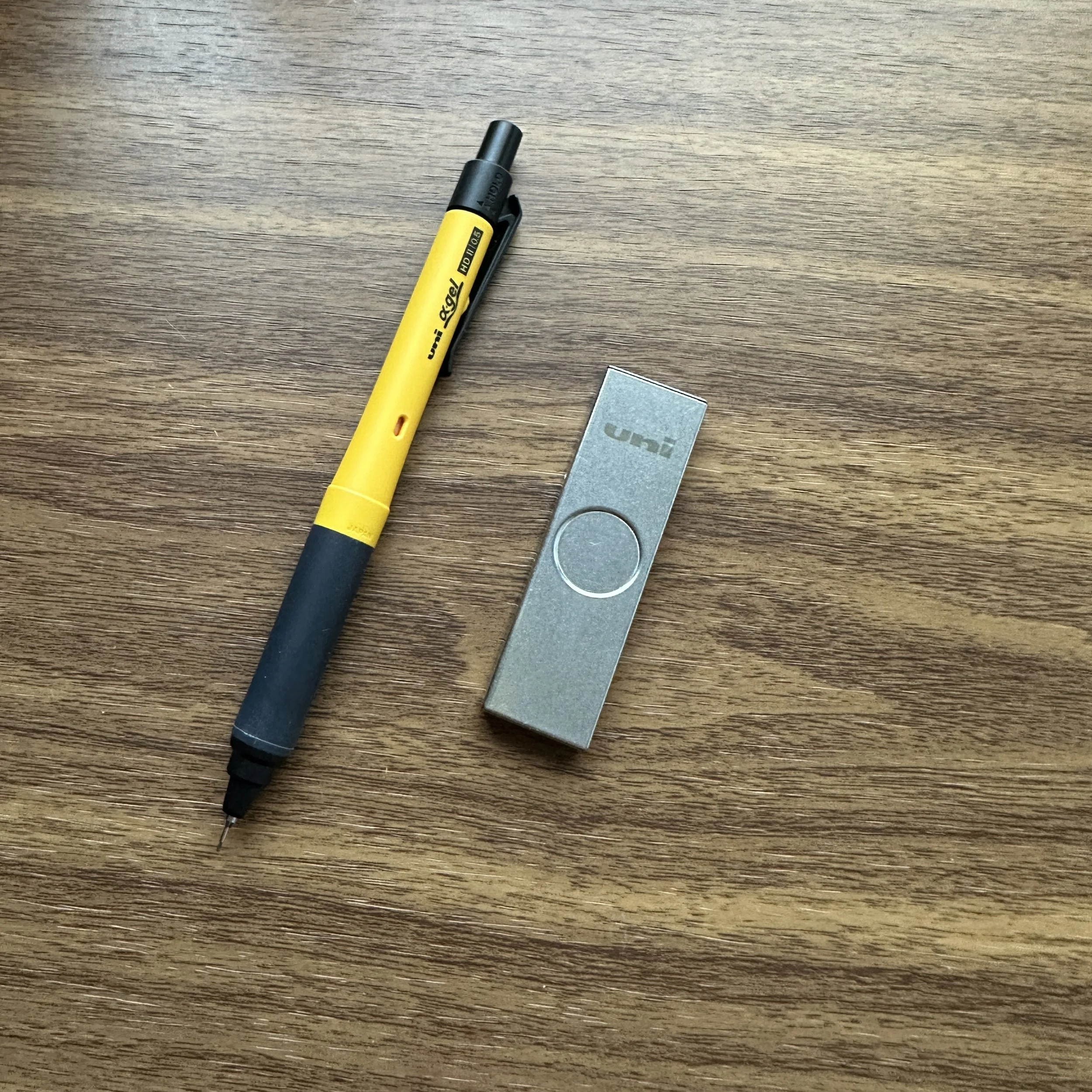 Uni Metal Mechanical Pencil Lead Case (Closed)