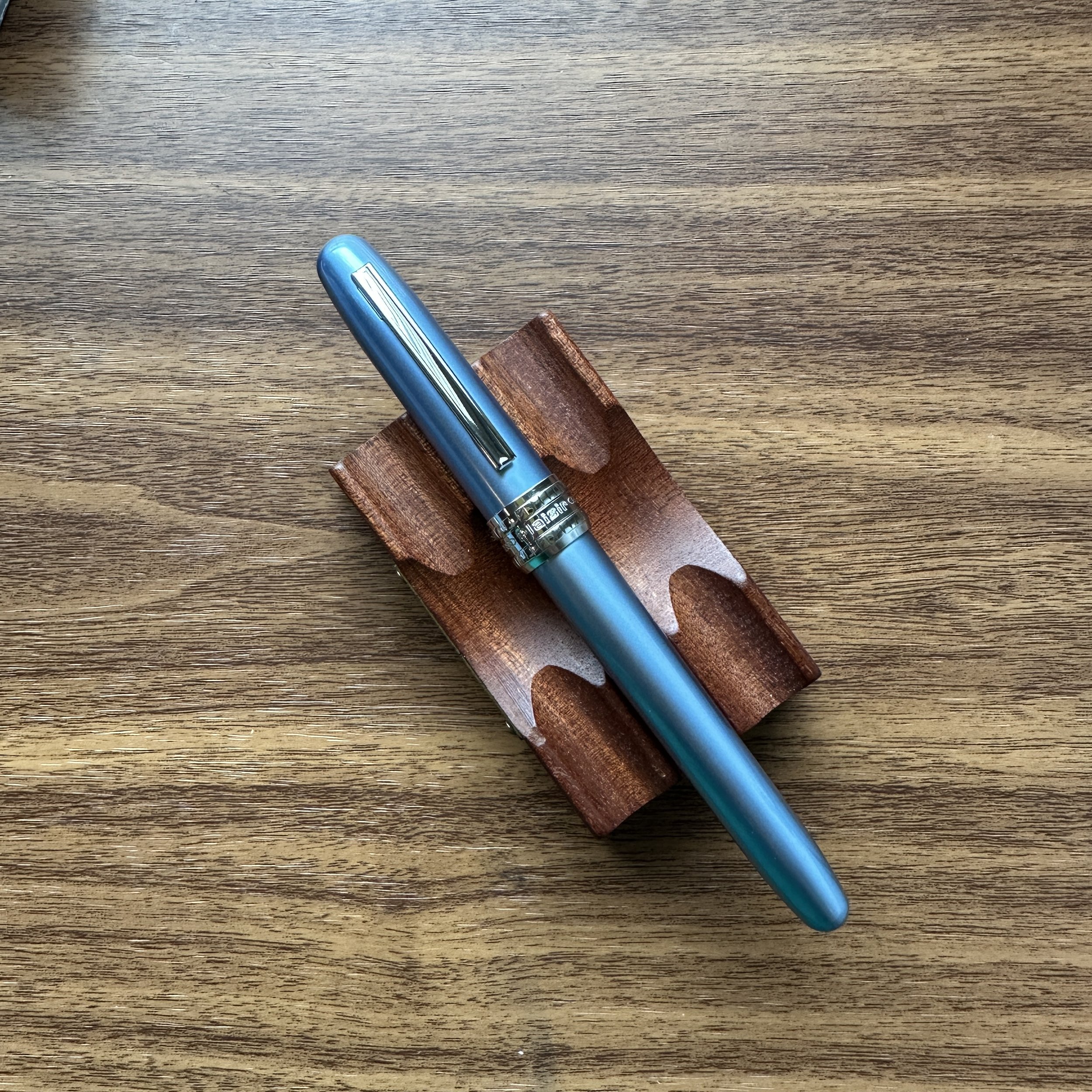 Platinum Plaisir Frosty Blue