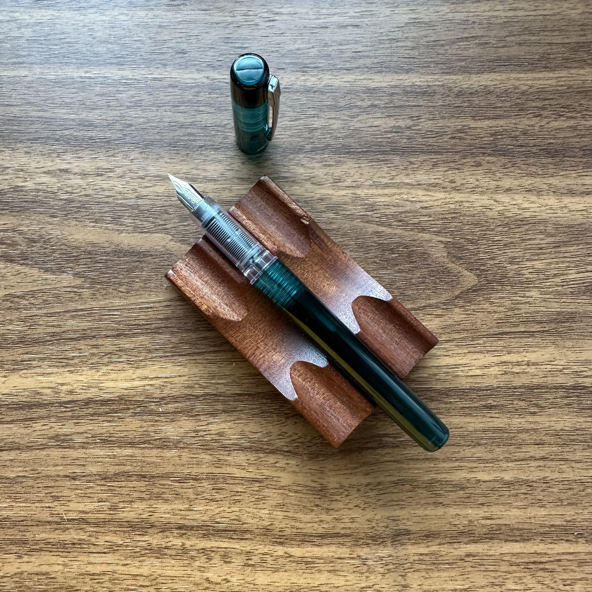 Platinum Prefounte Dark Emerald Uncapped