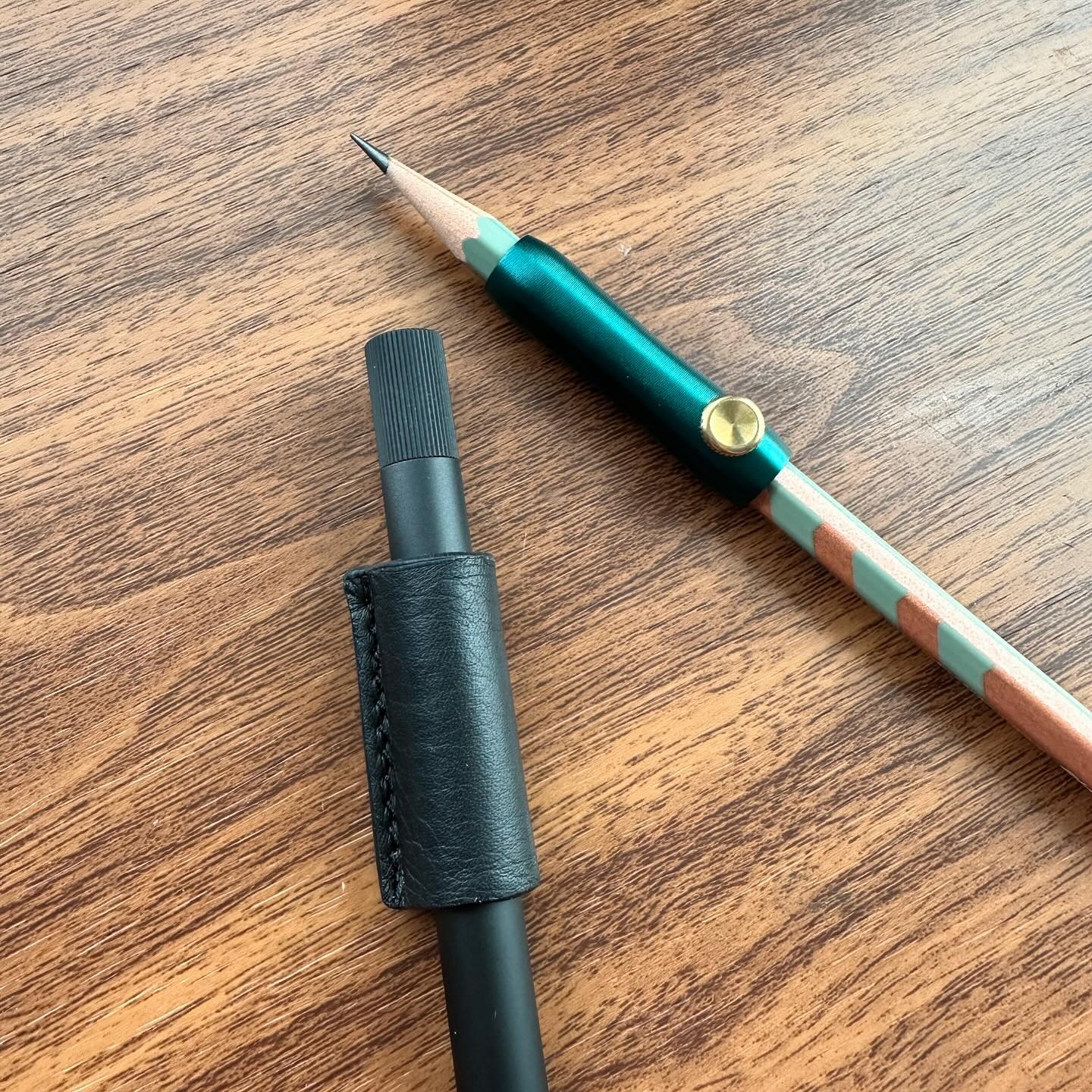 A few people have asked me whether a &ldquo;grip&rdquo; exists for the @tomsstudio Lumos pens, and apparently Tom&rsquo;s Studio was getting the same request, because these leather grips/roll stops appeared and sold out instantly. I managed to get a 