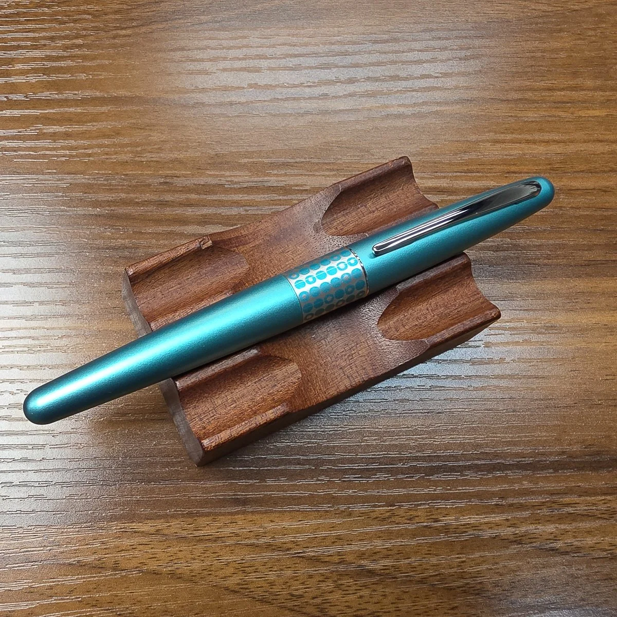 Pilot Metropolitan Rollerball  (Turquoise Retro Pop)