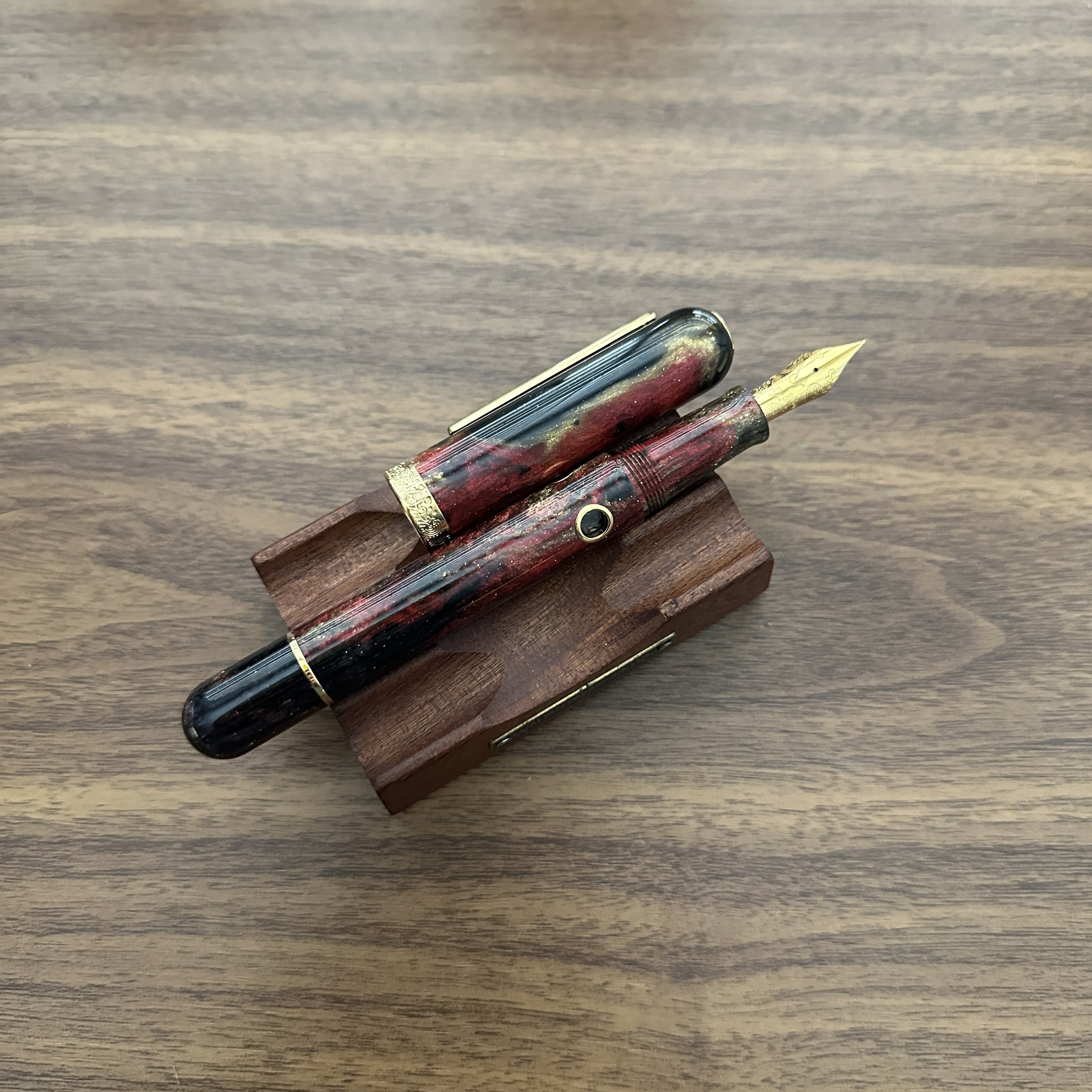 The Penwell Desktop Pen Holder — The Gentleman Stationer