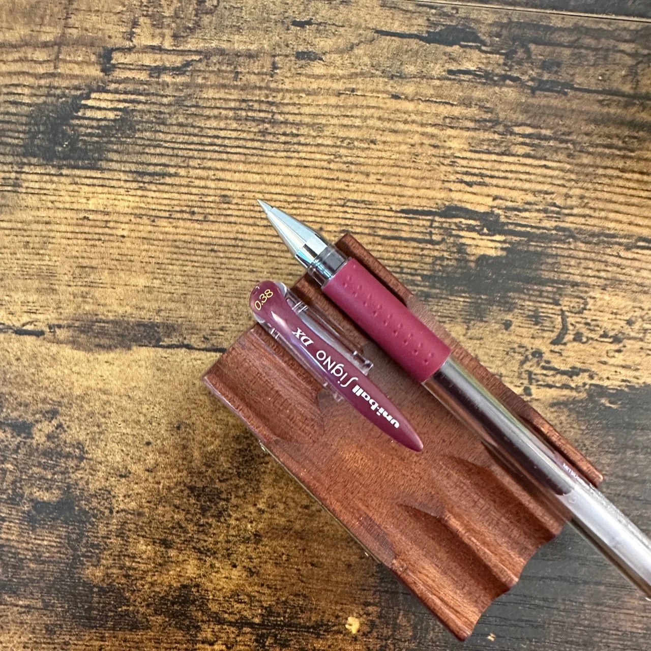 Uni Signo DX Gel Pens .38mm Bordeaux-Black