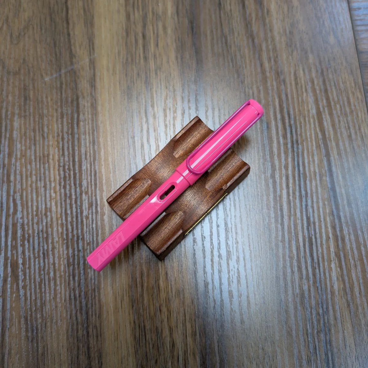 Lamy Safari 2026 Neon Pink Fountain Pen