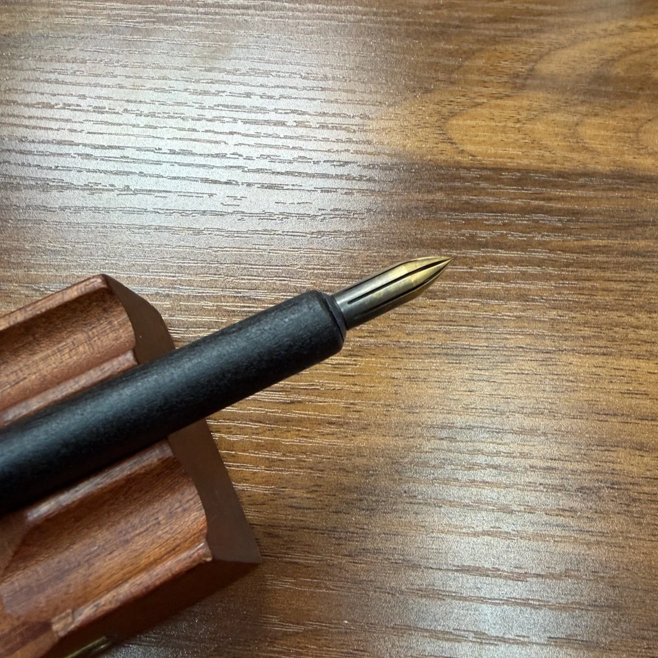 Kakimori Metal Dip Nib on Urushi Holder