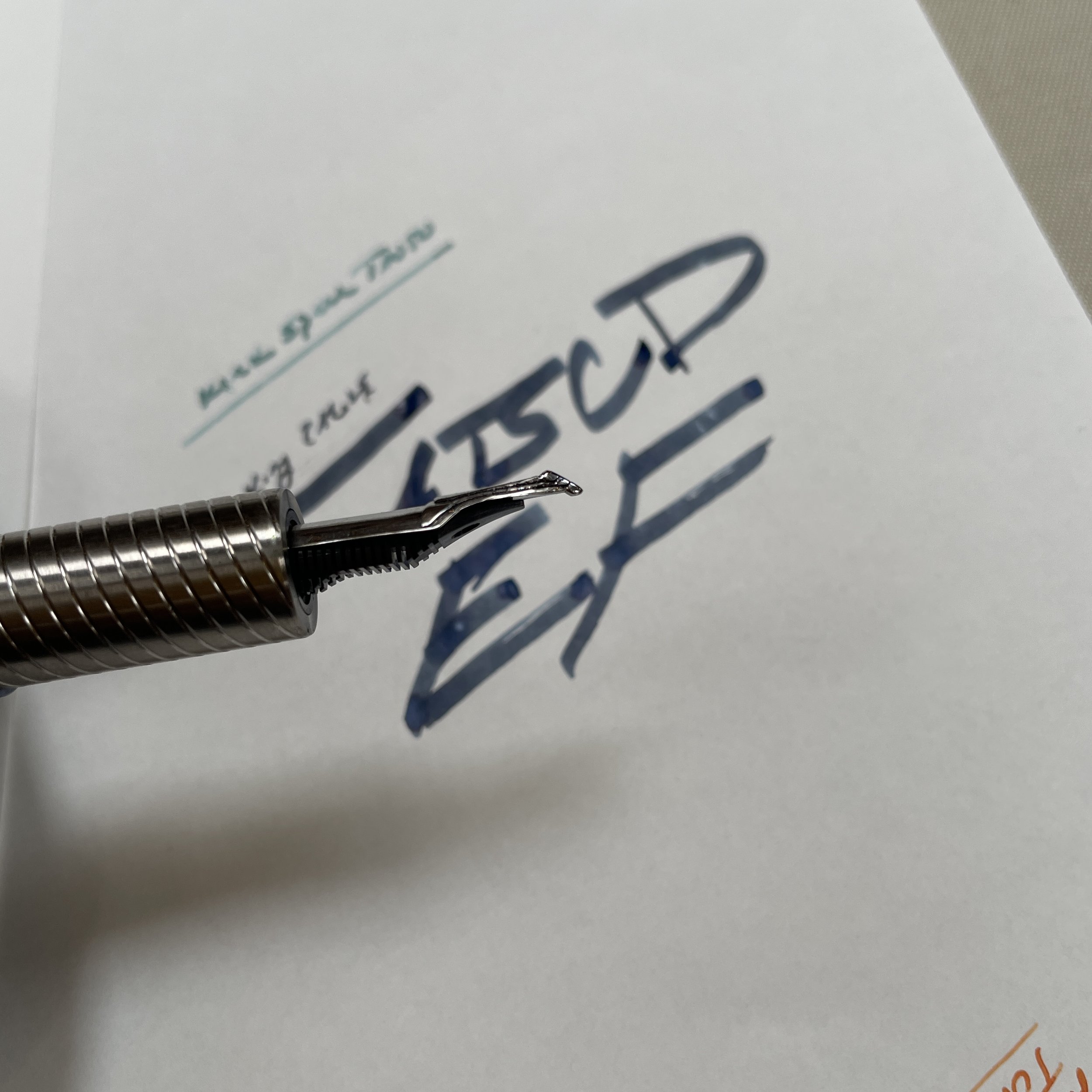 Behind the Scenes at a Major Pen Show Chicago 2022 — The Gentleman