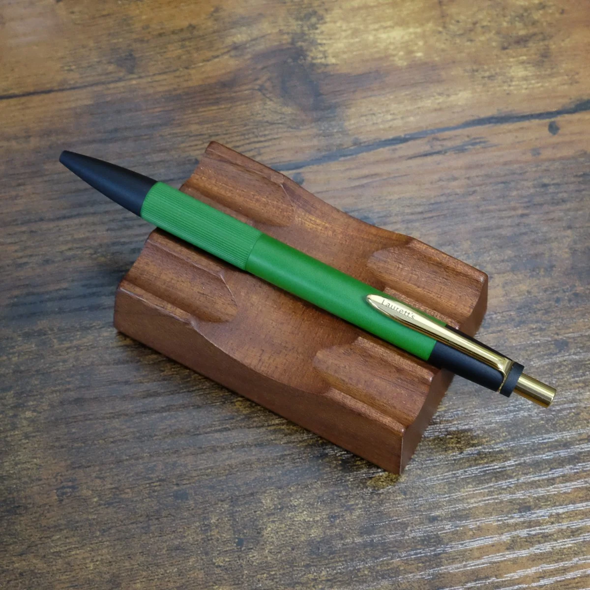 Laurett's Waka Ebonite Green