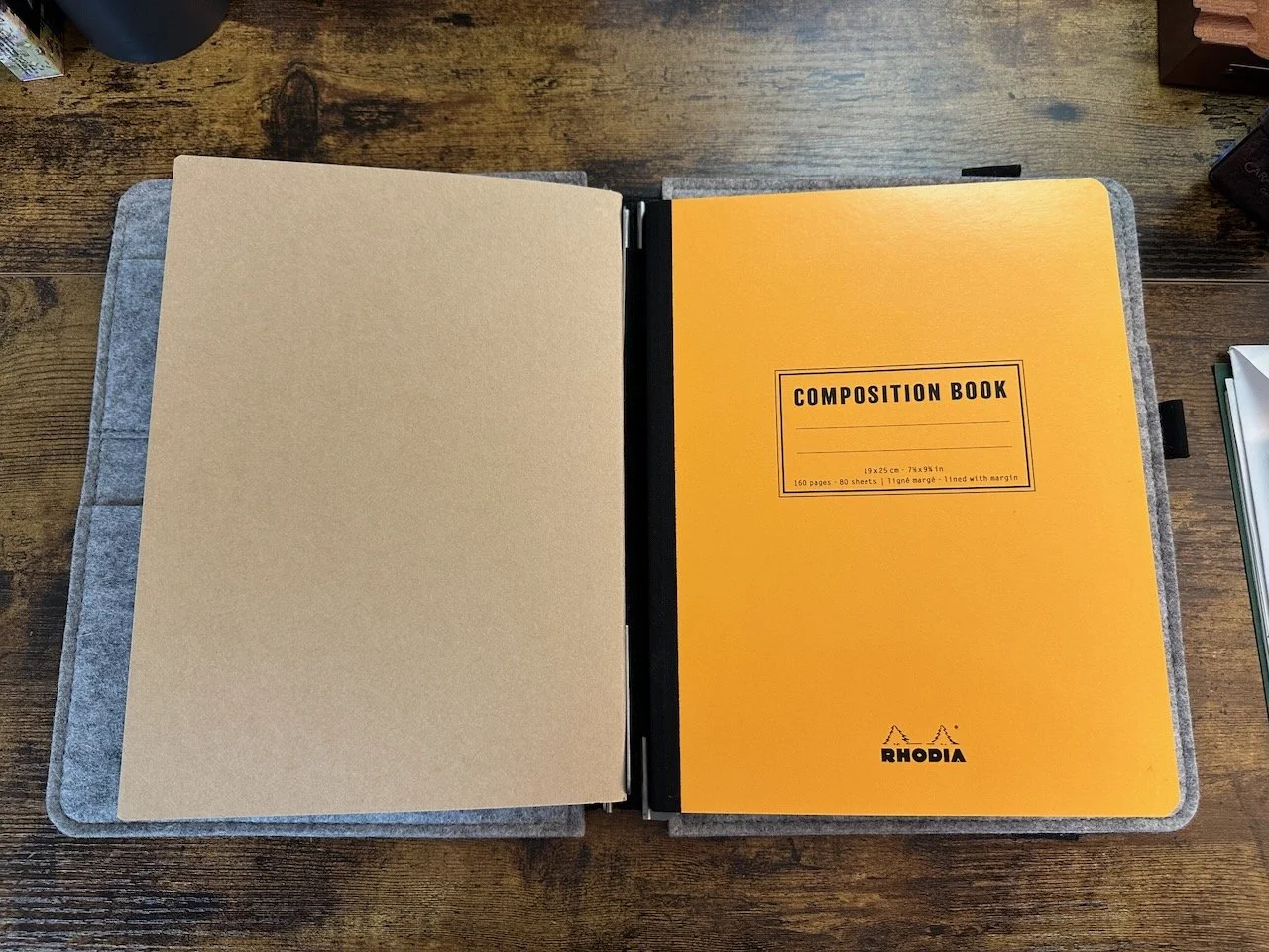 Roterfaden Taschenbegleiter B5 with Composition book and B5 Refill