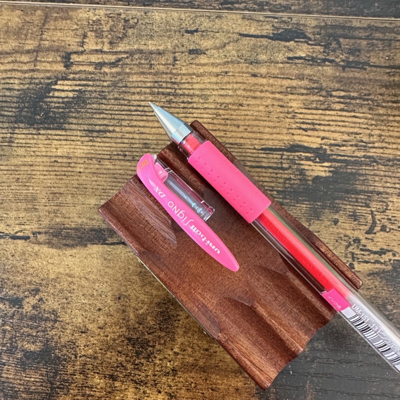 Uni Signo DX Gel Pens .38mm Pure Pink