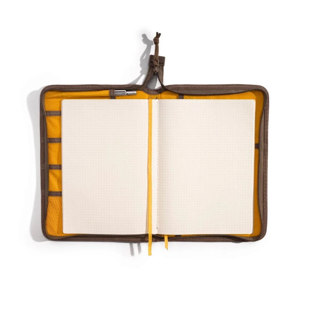 Lochby Field Folio B5 Brown Open