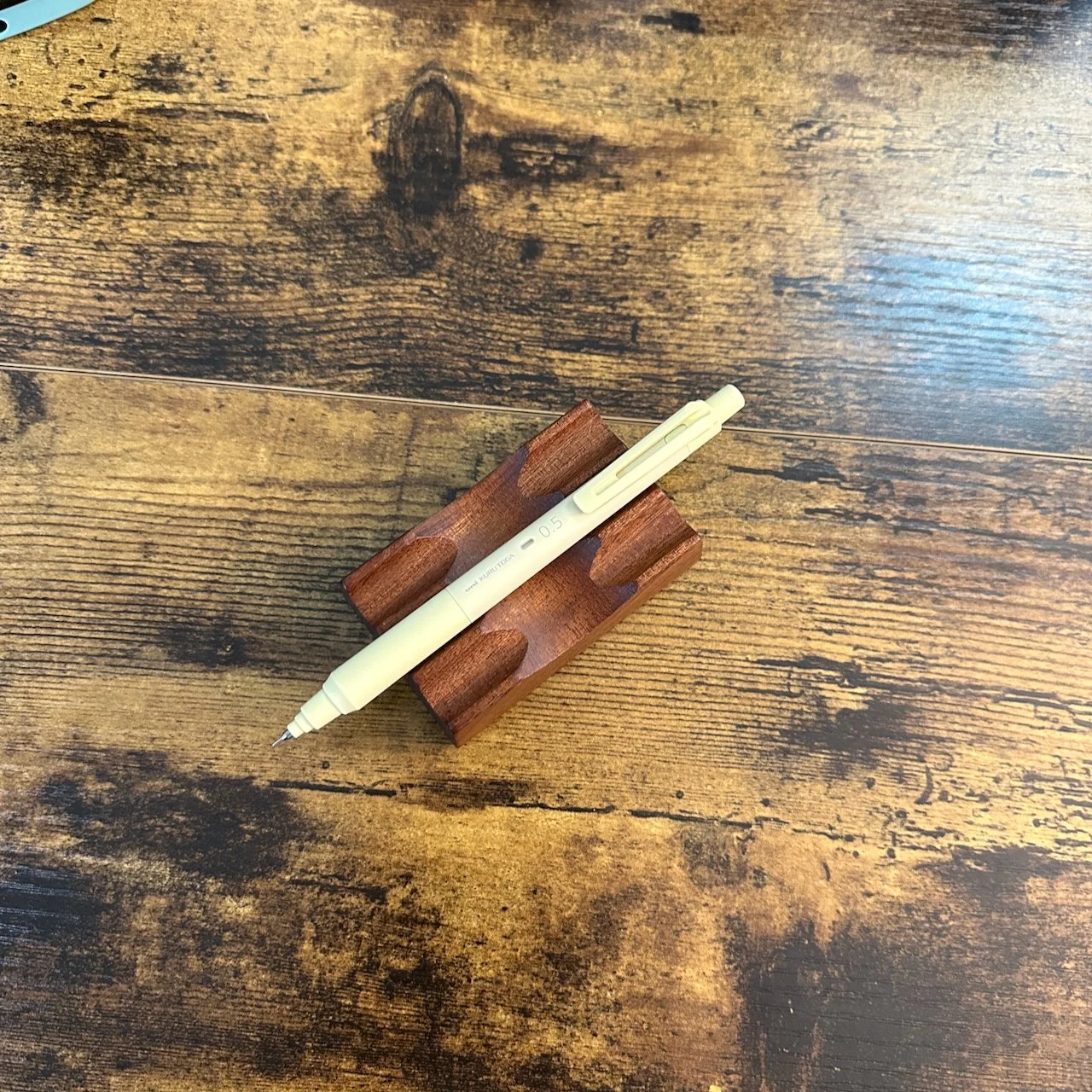 Uni Kuru Toga KS Mechanical Pencils  (Cream Yellow)