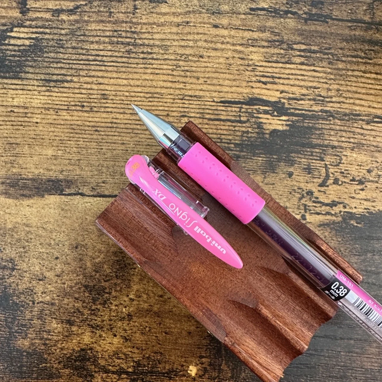Uni Signo DX Gel Pens .38mm Pink