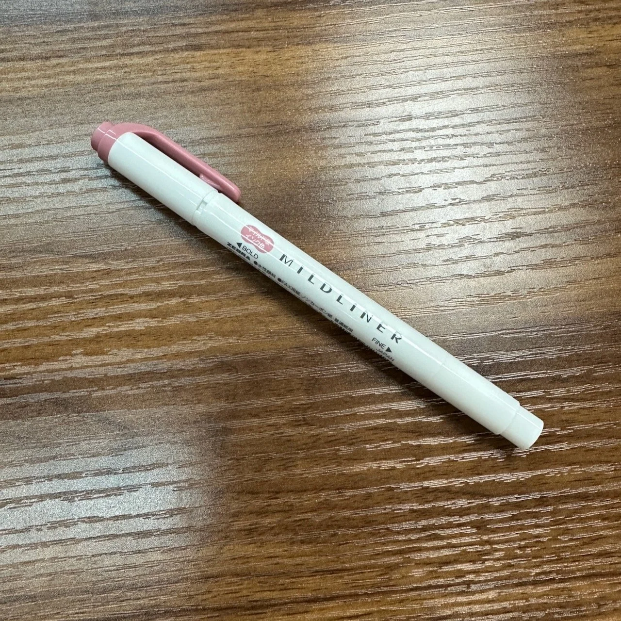 Zebra Mildliner Smoke Red (MSR)