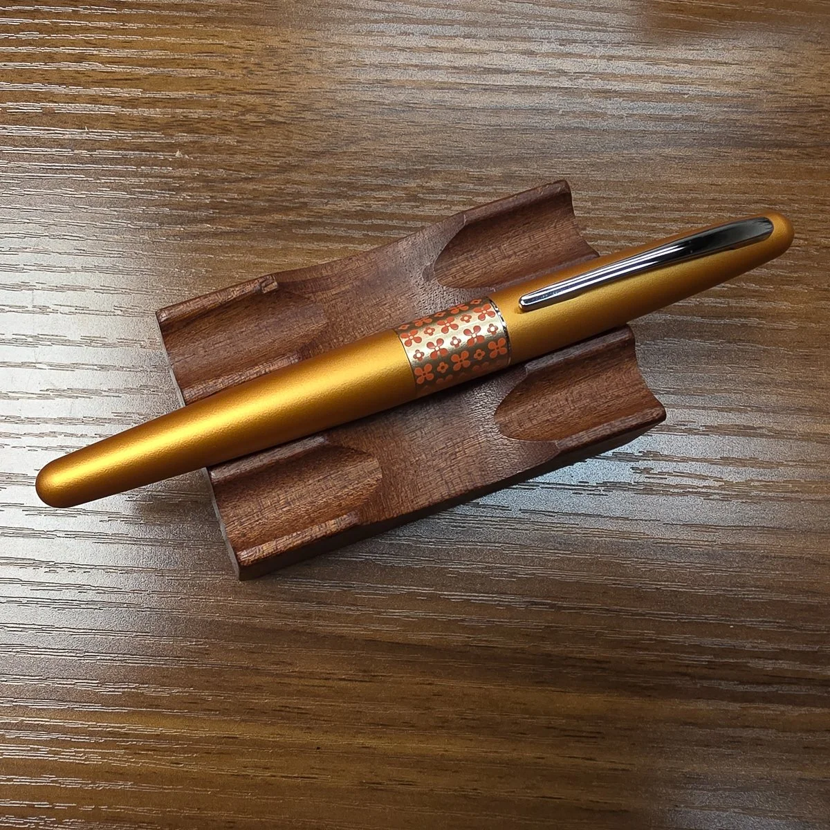 Pilot Metropolitan Rollerball  (Orange Retro Pop)
