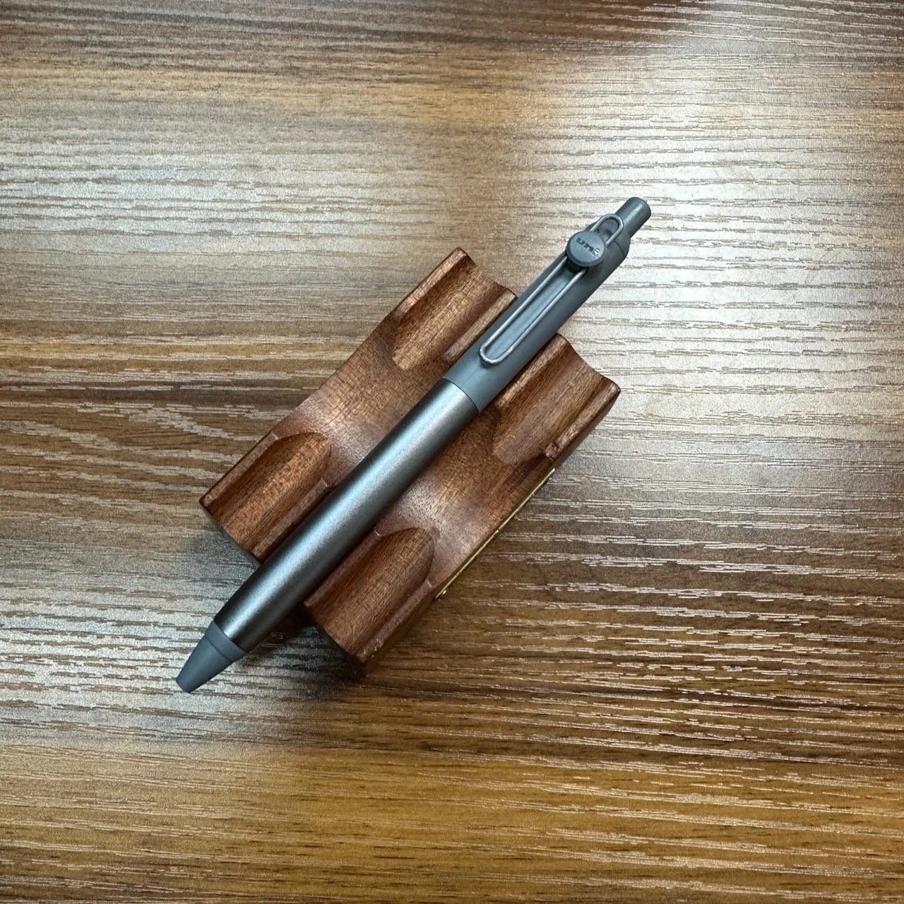 Zento Flow Hematite