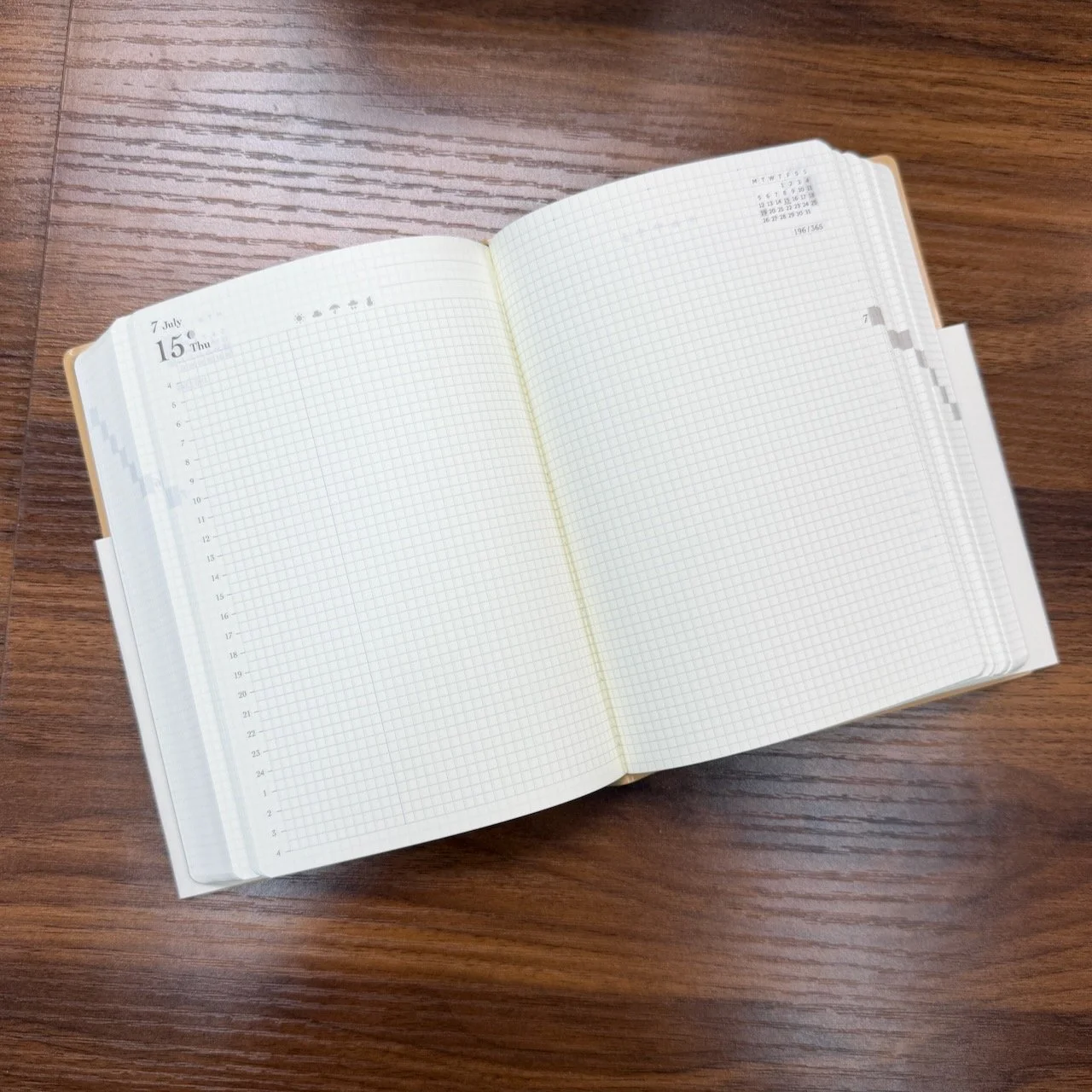 Midori A6 Hibino Journal, Open to a Daily Page