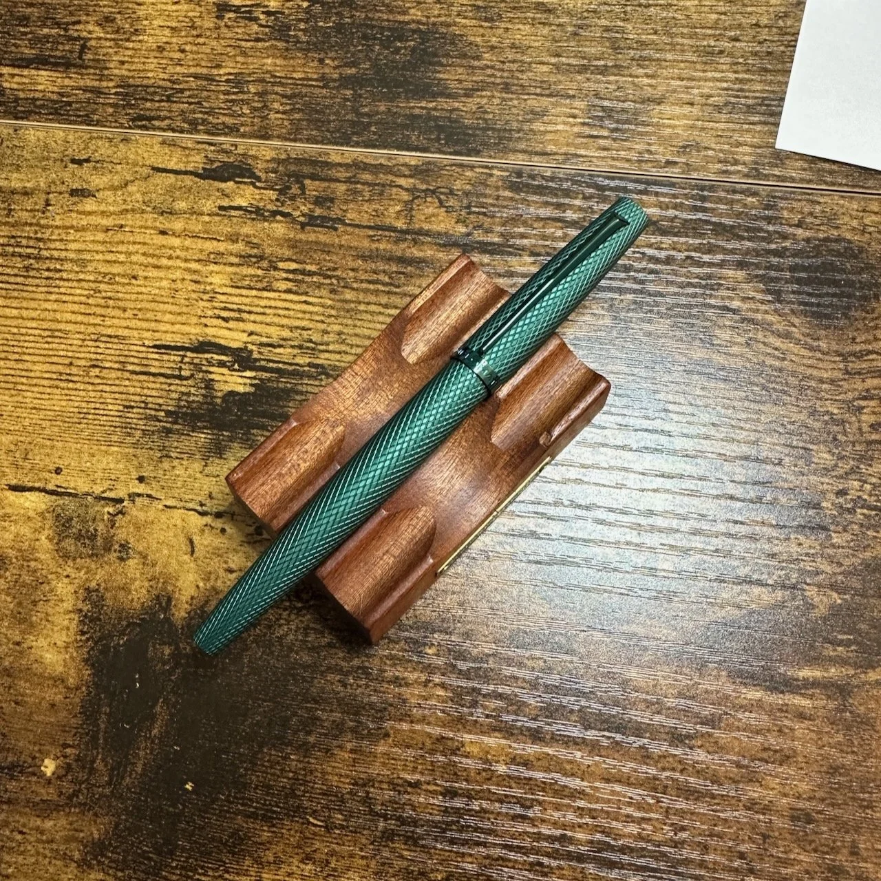 Diplomat Viper Fountain Pen (Green).jpeg