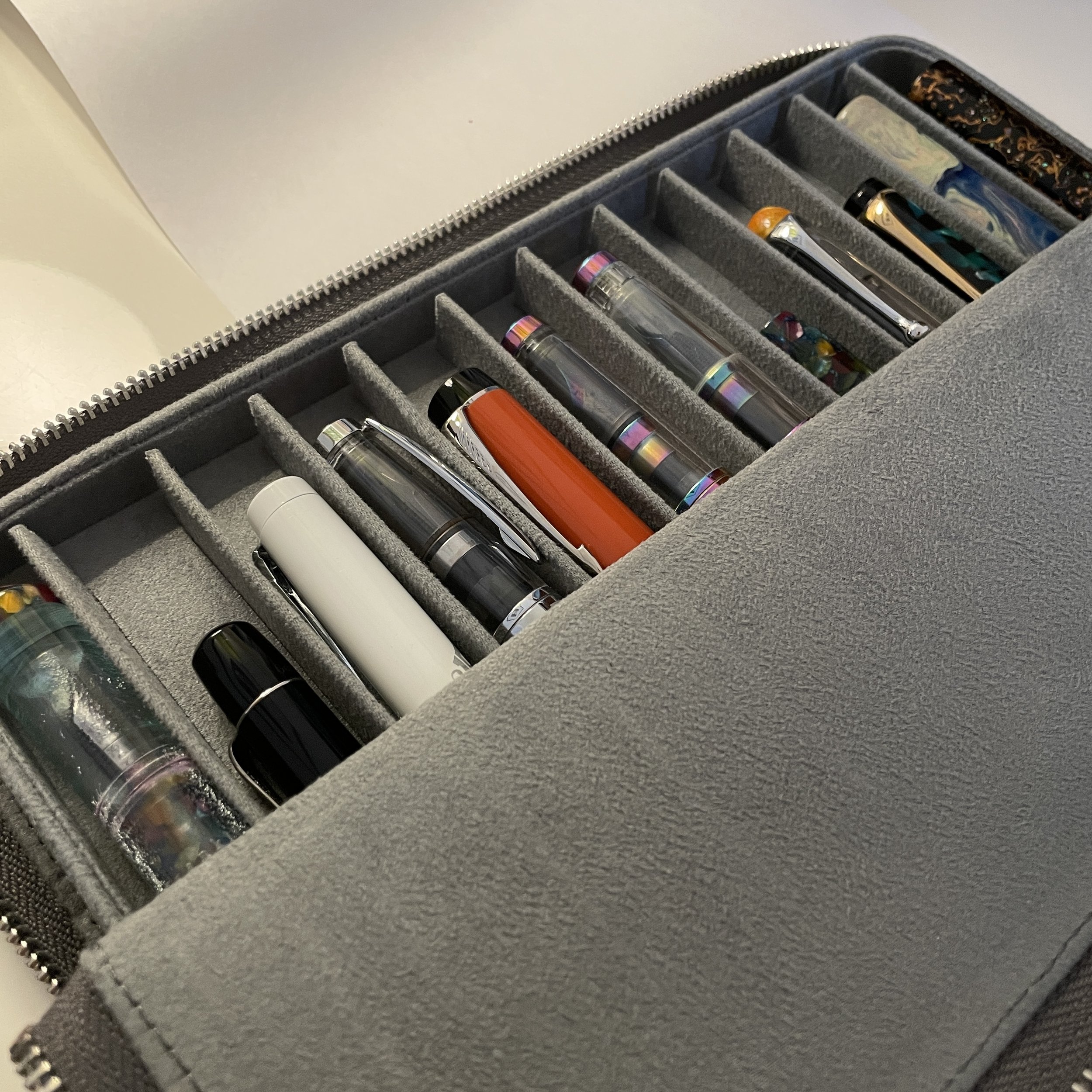 Leather Pen Case 3 Divided Slots Hard Shell Pencil Case Portable Zipper Pen  Case for Fountain Pen Stylus Pen 