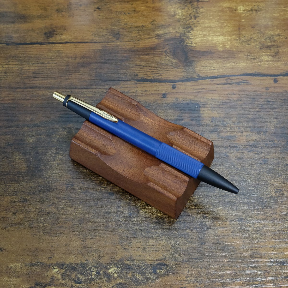 Laurett's Waka Ebonite Blue