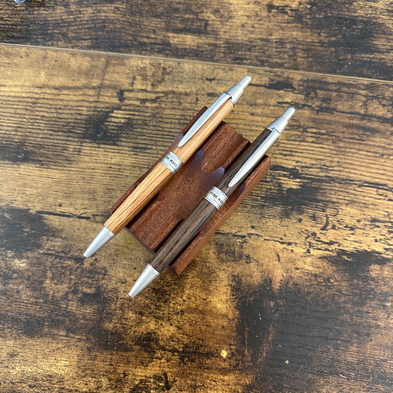 Uni Mitsubishi Slim Ballpoint