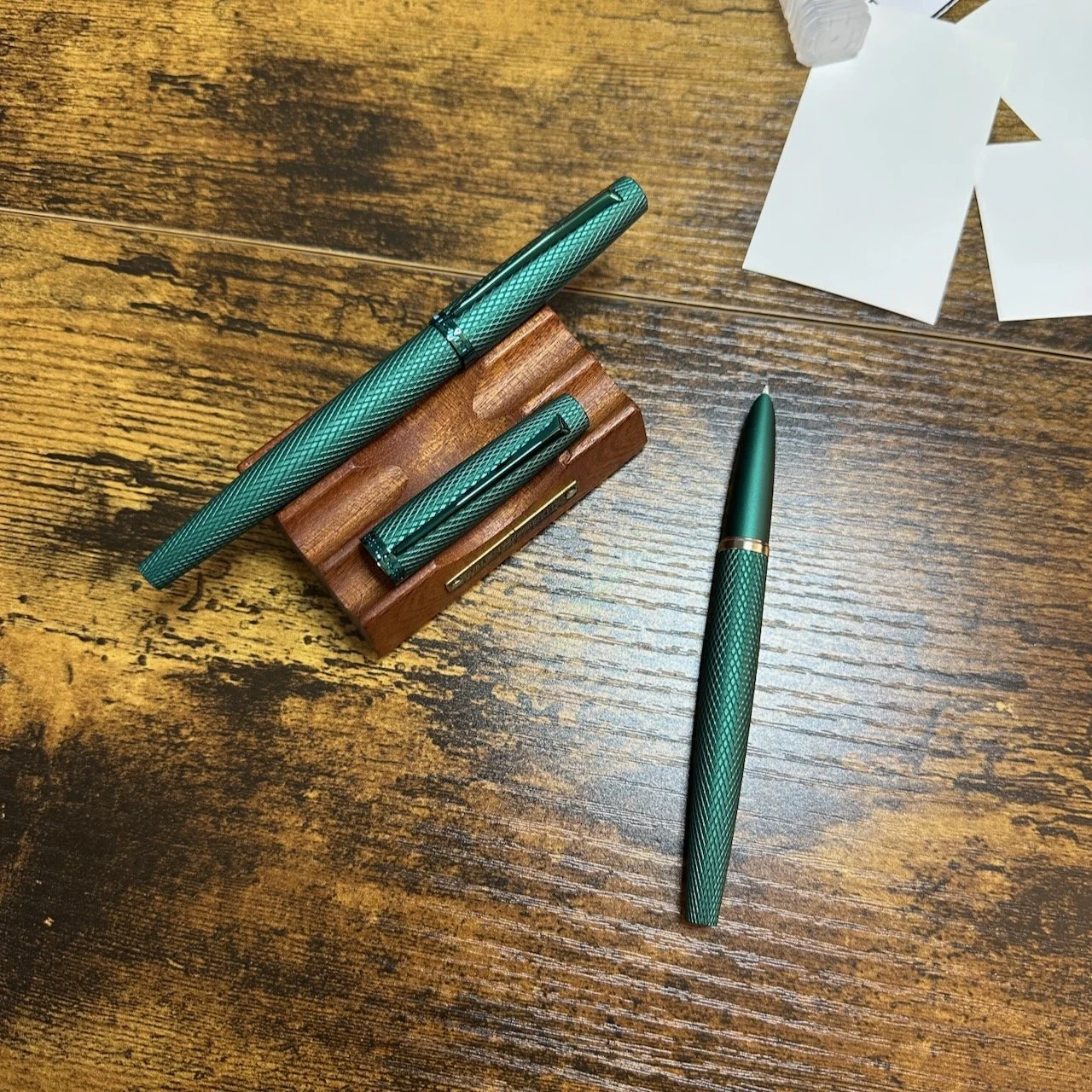Diplomat Viper Fountain Pen (Green Cover).jpeg