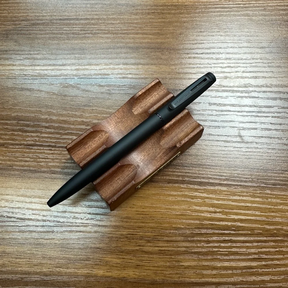 Uni Mitsubishi Jetstream Prime Ballpoint Pen — The Gentleman Stationer
