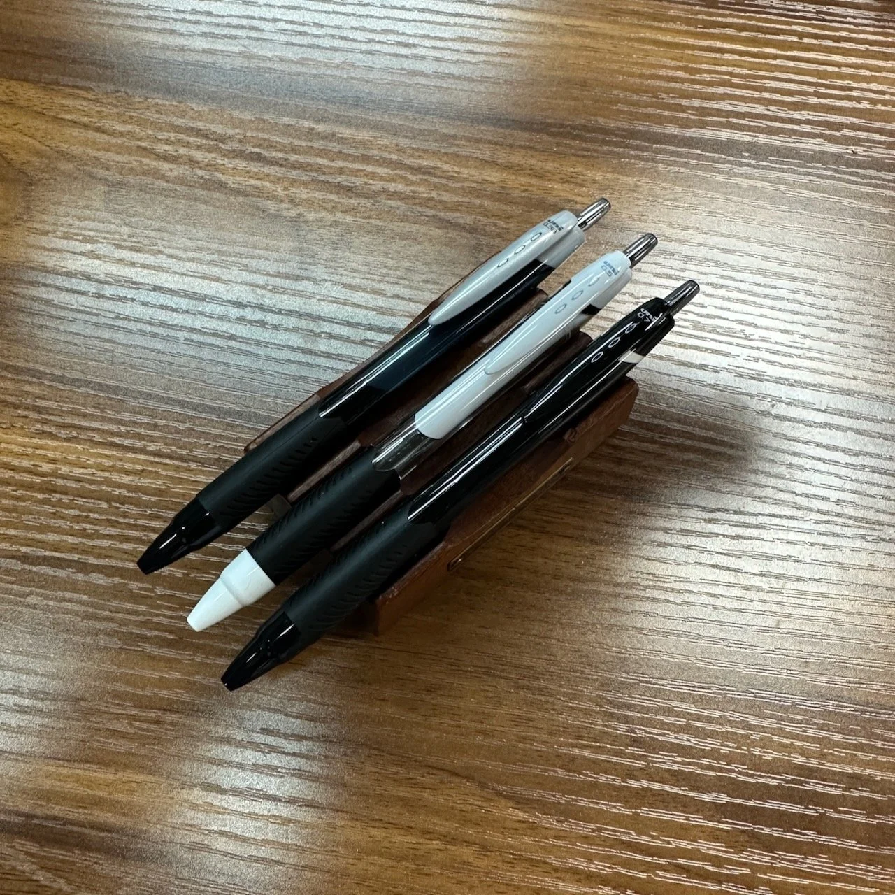 Uni Jetstream Black Ballpoint Pen