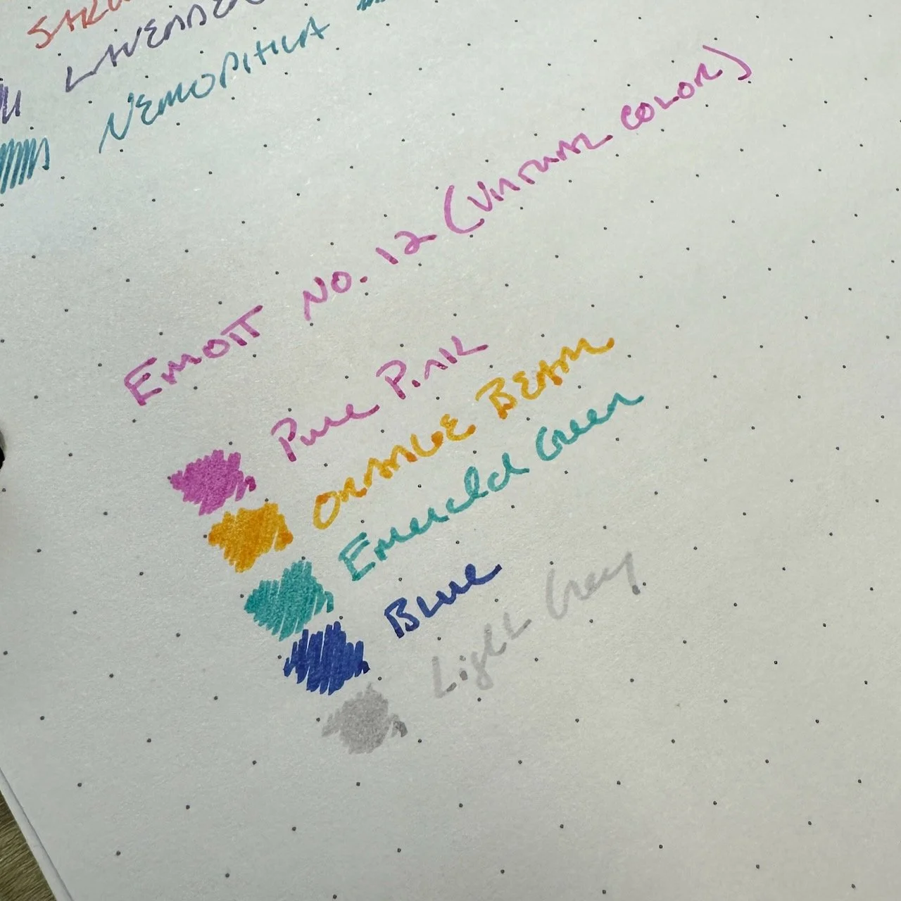 Uni EMOTT No. 12 Virtual Color Swatch