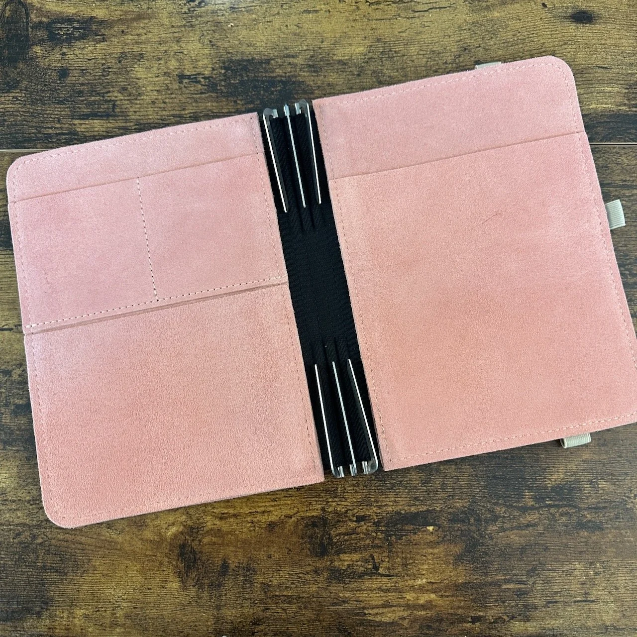 Roterfaden Taschenbegleiter Antic Rose Interior