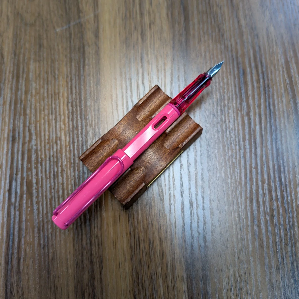 Lamy Safari 2026 Neon Pink Fountain Pen Uncapped