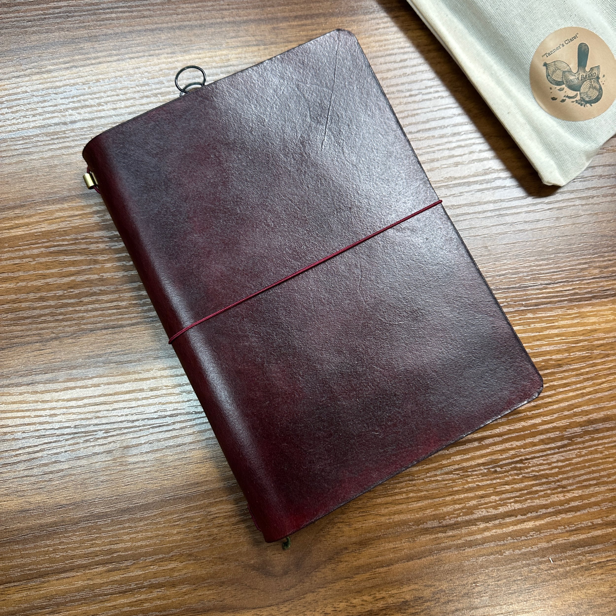 OnionBrand Handmade Leather Notebook Cover Closed (2)