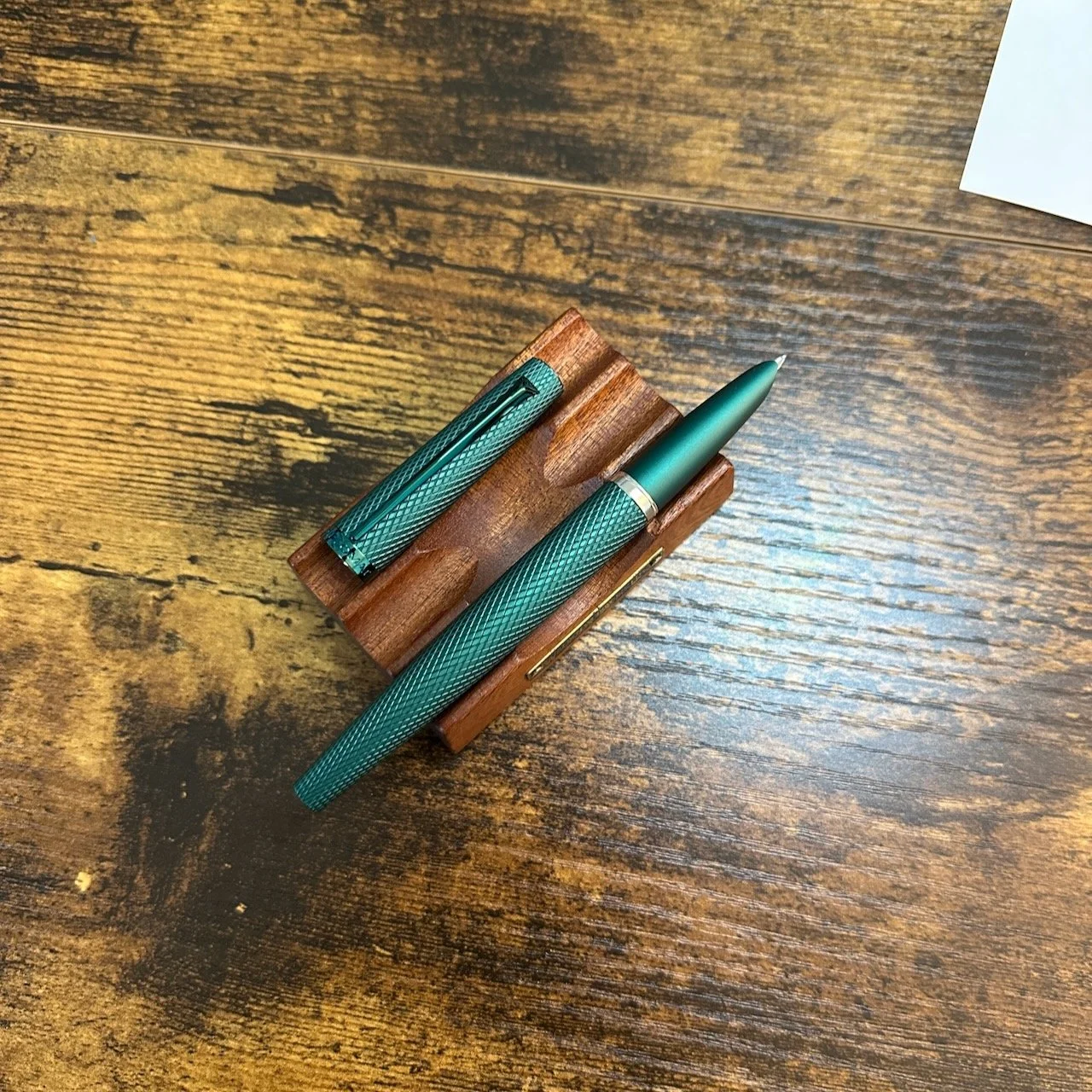 Diplomat Viper Fountain Pen (Uncapped).jpeg