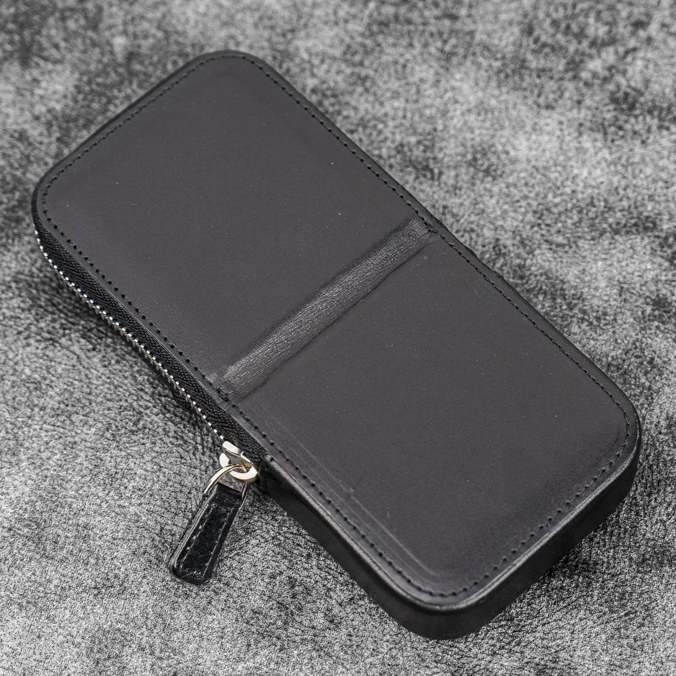 Galen Leather Magnum Opus 3-Pen (Black Closed)