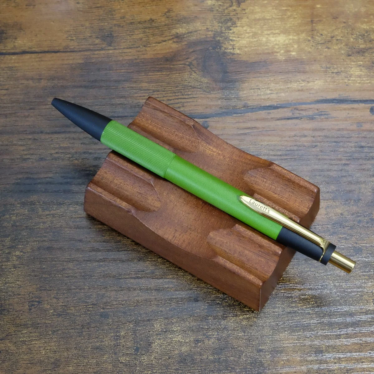 Laurett's Waka Ebonite Spring Green