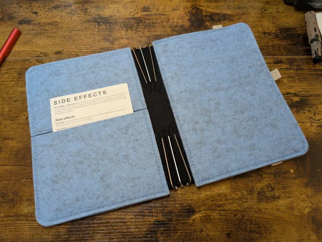 Roterfaden_LTD_034_Blue_Felt.jpg