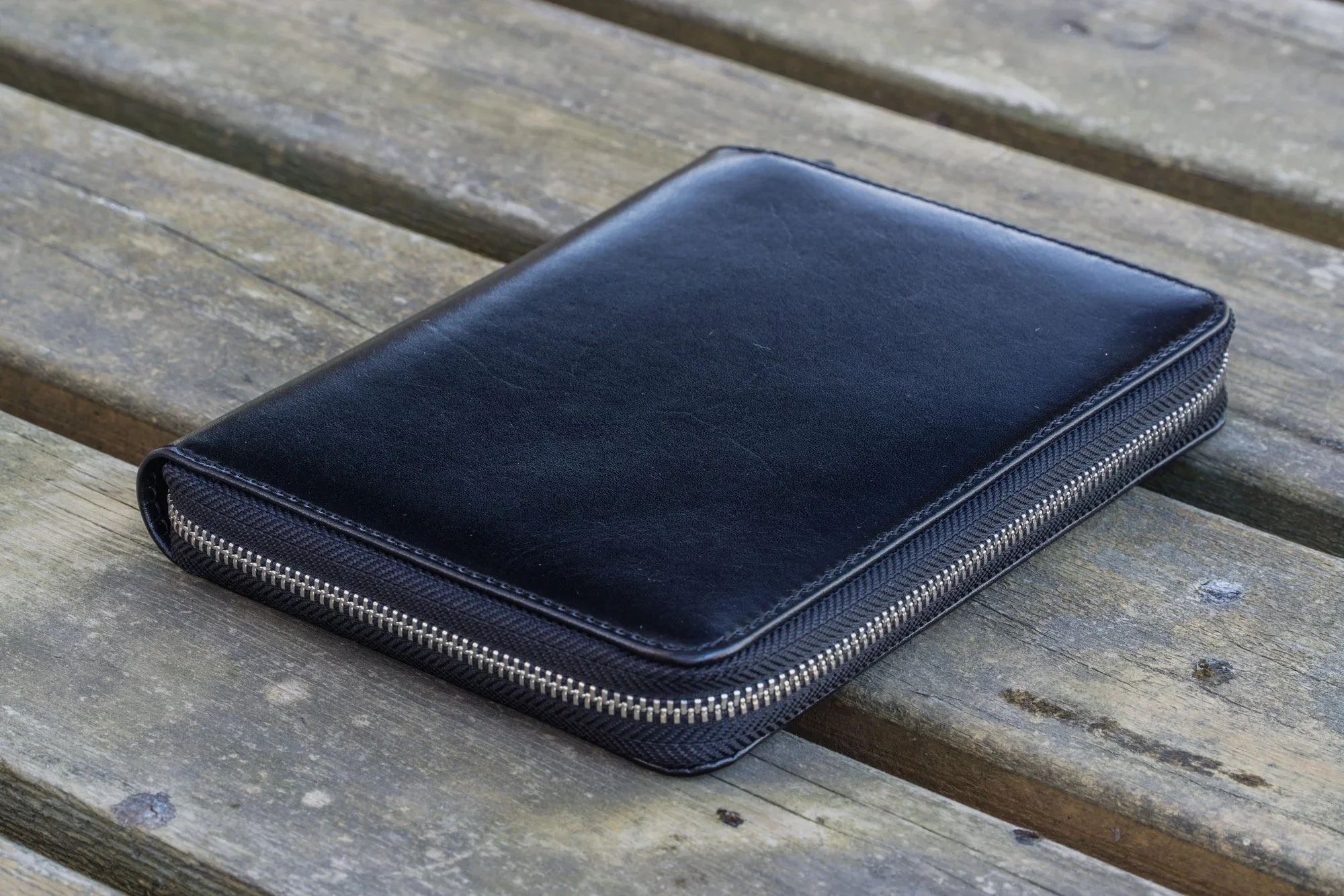 Galen Leather Zippered 5-Slot Pen Case (Black Closed)