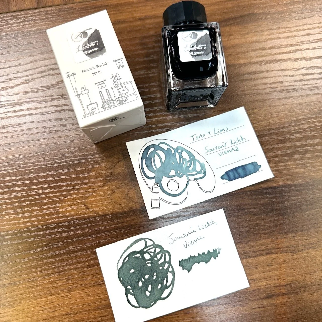 Tono & Lims Souvenir Licht, Vienna