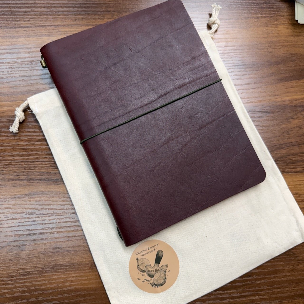 OnionBrand Distressed Chestnut Reserve with Cloth Bag