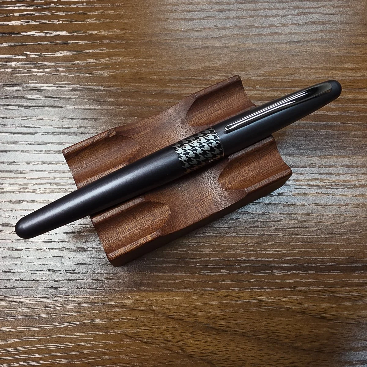 Pilot Metropolitan Rollerball (Gray Retro Pop)