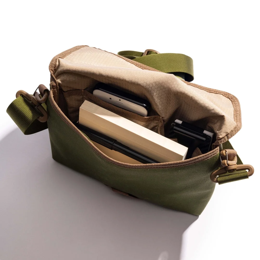 Lochby Field Sling Olive Interior