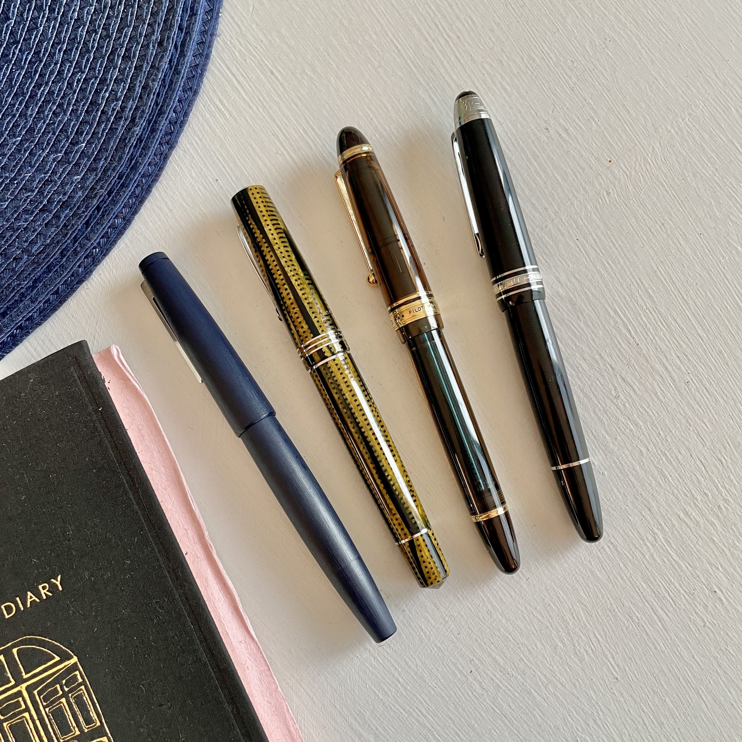 Finding the perfect fountain pen for drawing - my favourites tested. 