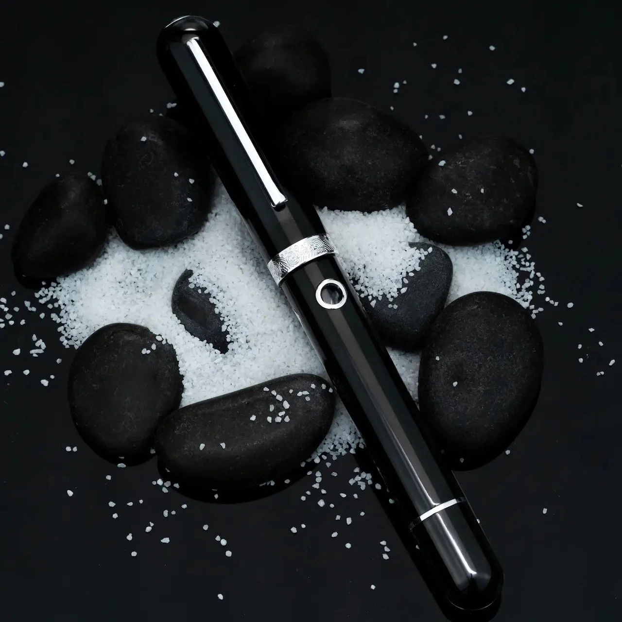 Nahvalur Nautilus Silver Trim Ebonite Fountain Pen