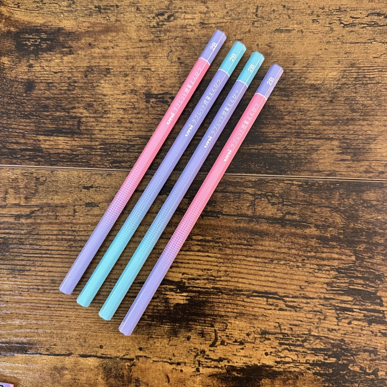 Uni Mitsubishi 2B 4-Packs Pink/Purple Pencils