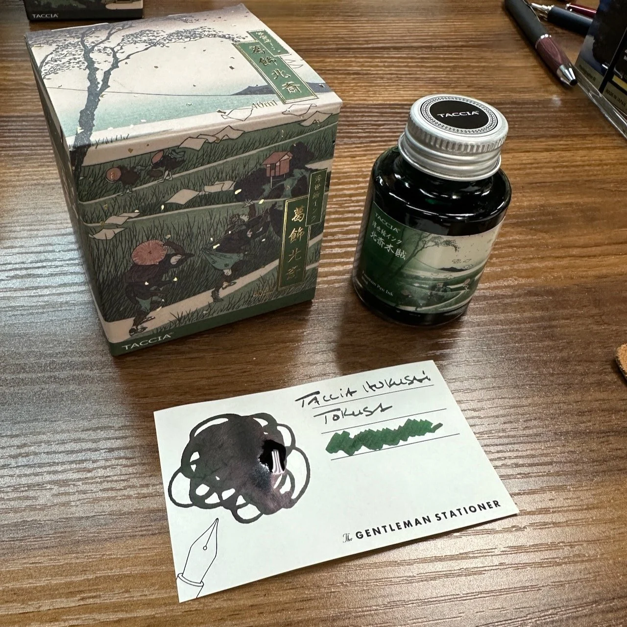 Taccia Ukiyo-e Hokusai Tokusa Bottle